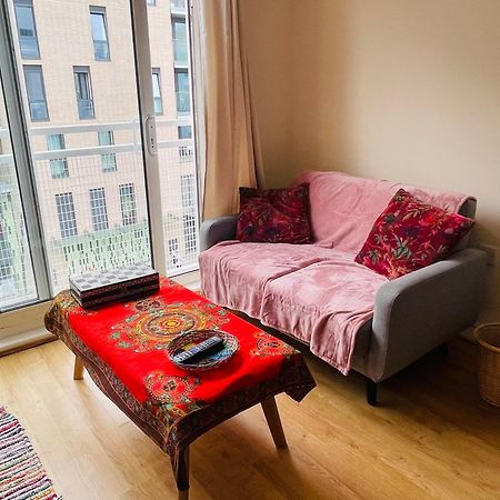Bright Fun Relaxing Apartment In The Heart Of エプソム エクステリア 写真